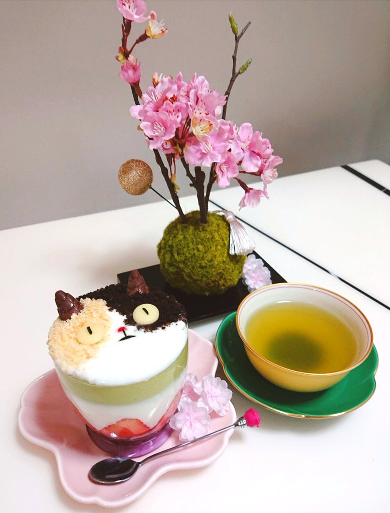 kkffccyy's tweet photo. 金の蔵の仁王コラボに行けなくて、すねこすりパフェ食べられなかったから作ってみたっ🐱💕ついでにすねこすりおろしハンバーグ🍴
イメージは『醍醐の花見🌸』
すねこすり可愛すぎるっっっ💗💗💗
#仁王2  #すねこすり #Nioh2 https://t.co/6qAfmsh13a