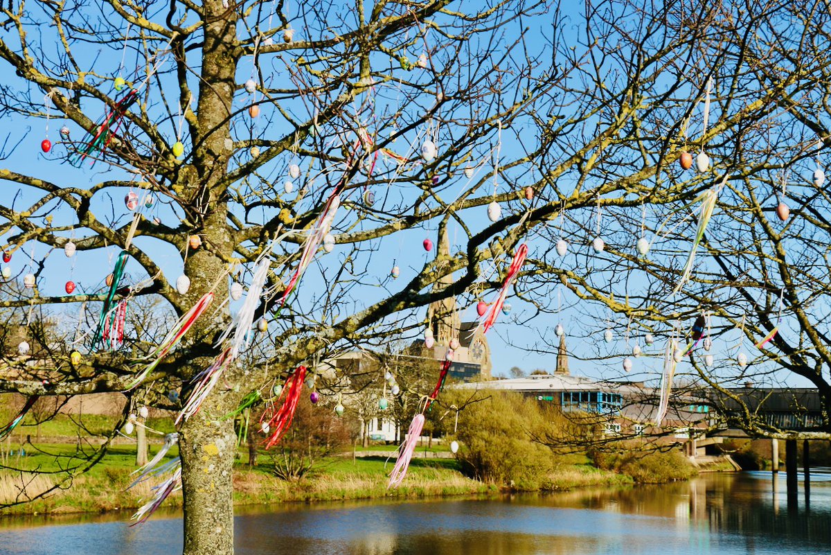 NU4Yoo's tweet photo. #BBCBreakfast To Celebrate Easter @FullartonConneX  @FullartonChurch  We hung streamers &amp; eggs with names of our young folk painted on them #HappyEaster2020 https://t.co/lw6QbTh1pV
