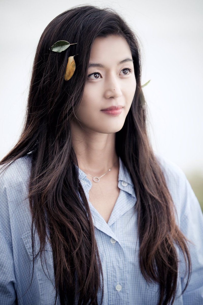 31. Jun Ji HyunLegend of the Blue Sea or My Love From The Star?