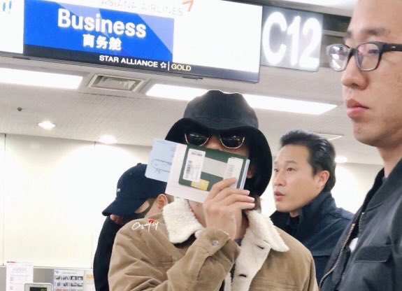 donghae hyung, i love being your manager & protecting you! i wish i could continue to take care of you but i know you'll take good care of yourself! you're the healthiest person i know! i alr miss you! siwon hyung, we didn't work together alot but i respect you alot! 