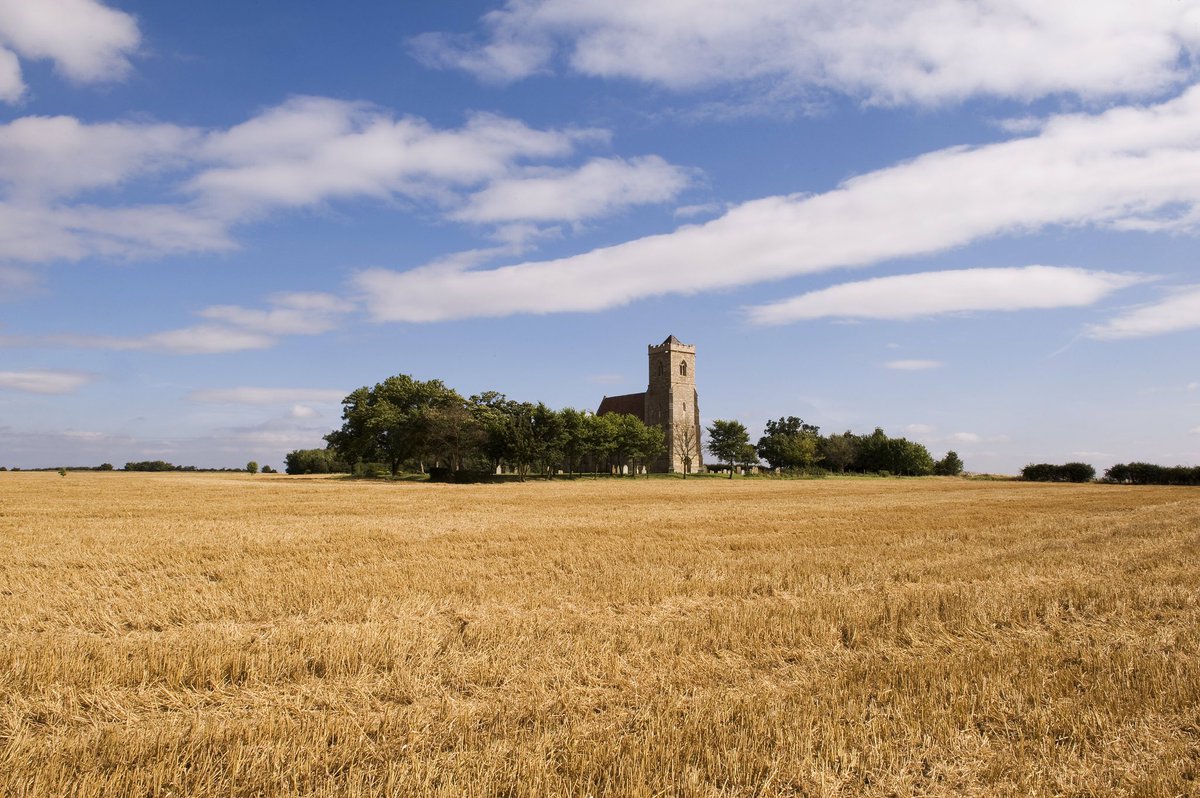 More than fifteen million people pass St Andrew’s, Wood Walton every year.The East Coast Main Line rattles past twenty times a day, just two hundred yards from the church tower.Standing proud in the Cambridgeshire Fens, St Andrew's is a landmark for travellers. #thread