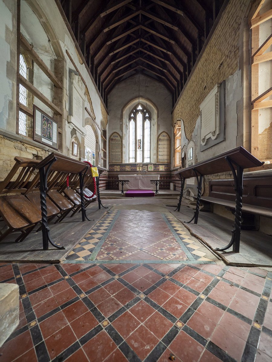 Up close (and not passing by at 100mph!), St Andrew's is a limestone church built and rebuilt throughout the 13th, 16th and 19th centuries.Inside, you’ll find carved stone coffin lids, Early English arcading to the south aisle and dazzling Victorian tiles.(2/8)