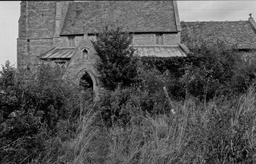 Its remoteness contributed to its abandonment in the 1970s. It was left vulnerable, suffering vandalism and decay.We adopted St Andrew’s in 1979, but after countless repair campaigns, it remains one of our biggest conservation challenges, for one simple reason…(4/8)