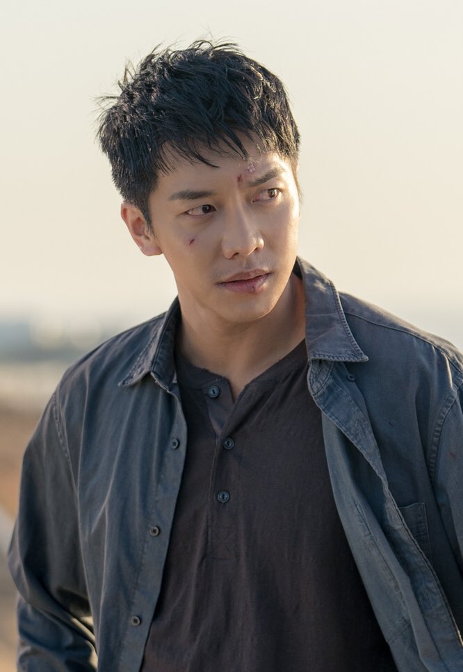 38. Lee Seung GiHwayugi or Vagabond?