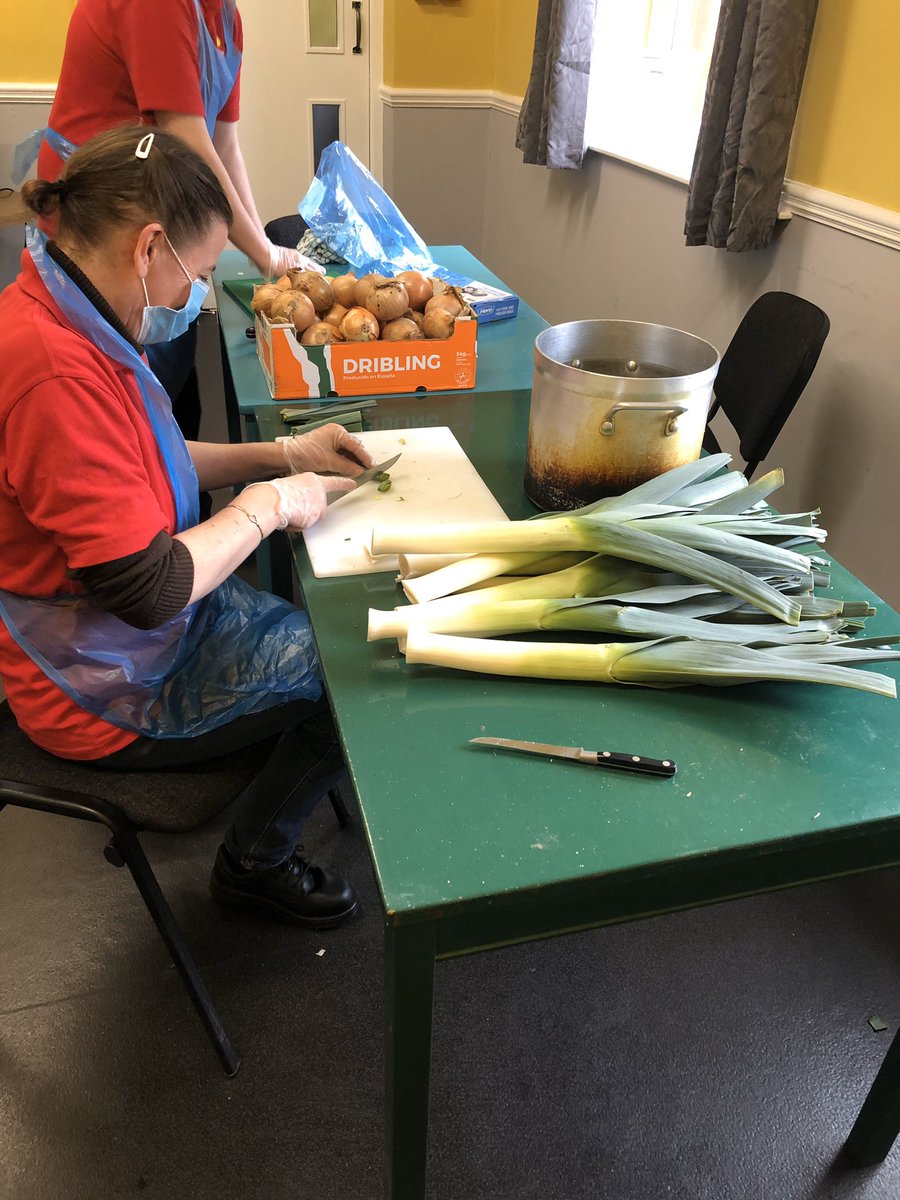 ScottDickinson0's tweet photo. What a little #keyworker bunch they've been over Easter. Delivering over 350 hot meals to vulnerable people in #Amble #Warkworth #Ulgham #Hadston #Broomhill #Widdrington #RedRow #Hauxley #Acklington they are brilliant people ๐งก enjoyed being on the rounds on Saturday @benjaminoc https://t.co/iHEq45YM1f