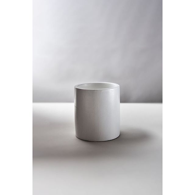 hellmantica's tweet photo. Pot blanc
.
Alors lumière naturelle ou artificielle ? #cbc_defi 9/9
.
Plus d'infos dans le lien épinglé.
.
#photographe #cbc_pics #stilllifephotography #naturemorte nikonfr #createyourlight https://t.co/cZk9myf6gm