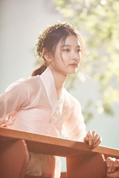 53. Kim Yoo Jung Love In The Moonlight or Clean With Passion For Now?