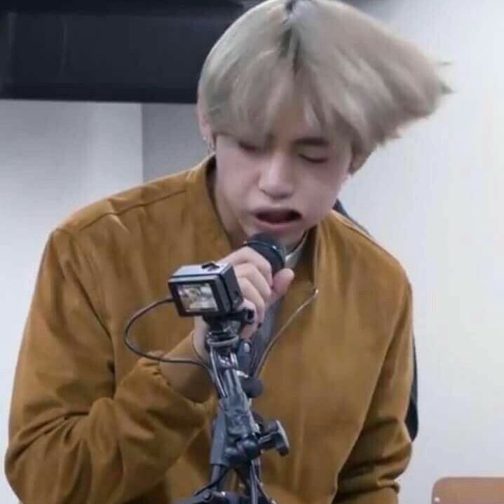 jiminthread's tweet photo. Funny BTS pictures with 0 context to make you laugh; Thread https://t.co/y9SfUTP9PH
