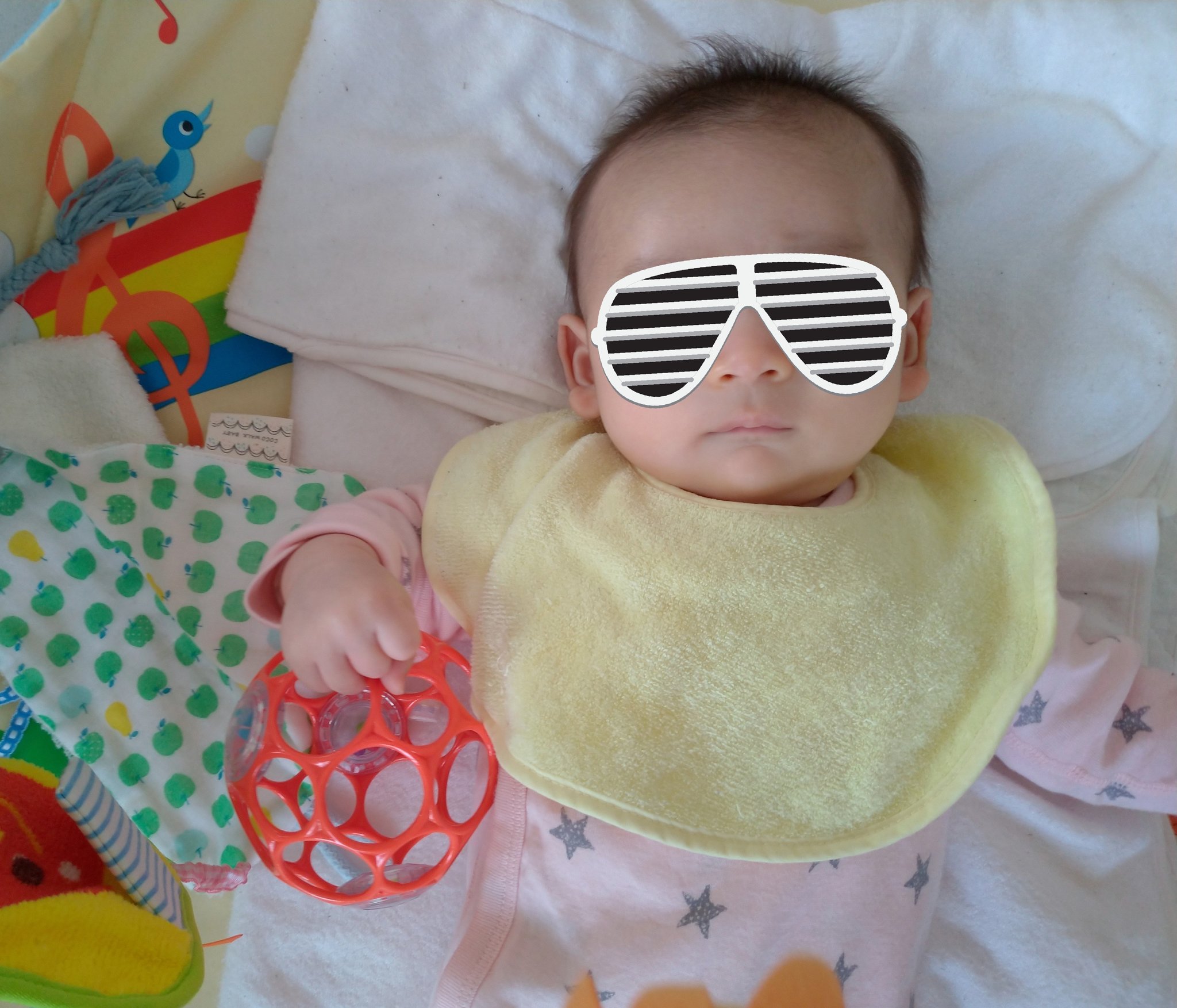 みしゃ 2y 10 こどもちゃれんじbaby 特別号のベビージムは日々の日課 最初は眺めるだけだったのに いつの間にかおもちゃをパンチしたり引っ張ったりポールを足で蹴って揺らしたり 遊びが進化していく様子を楽しみながら見守ってます 絵本や歌が