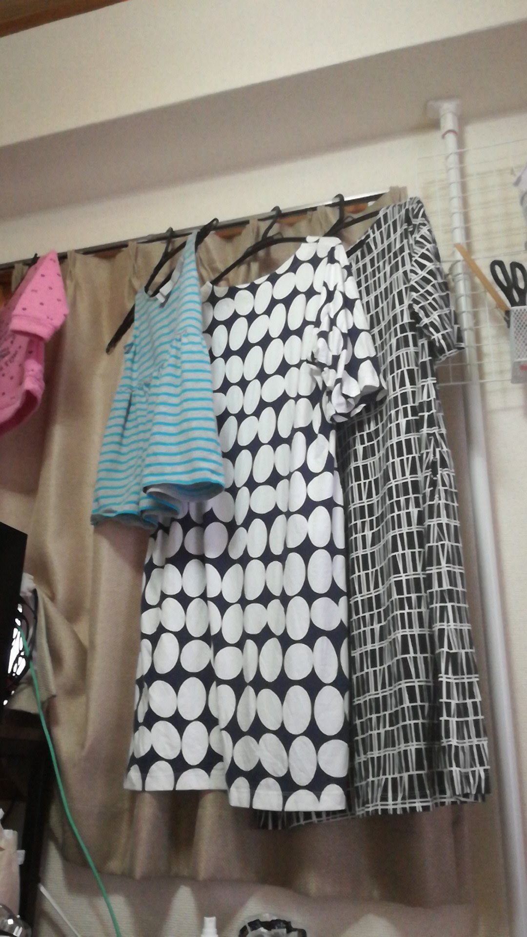 エリー せんせい 最近はな 家にいてもちゃんとワンピース に着替えてタイツかレギンス履いて きちんとした格好で家で過ごしているんだ とはいえ楽なワンピースだけど ユニクロのフィンレイソンtワンピとかデニムシャツワンピだけど でも寝巻きでずっと エリー せんせい 最近はな 家にいてもちゃんとワンピース に着替えてタイツかレギンス履いて きちんとした格好で家で過ごしているんだ とはいえ楽なワンピースだけど ユニクロのフィンレイソンtワンピとかデニムシャツワンピだけど でも寝巻きでずっと