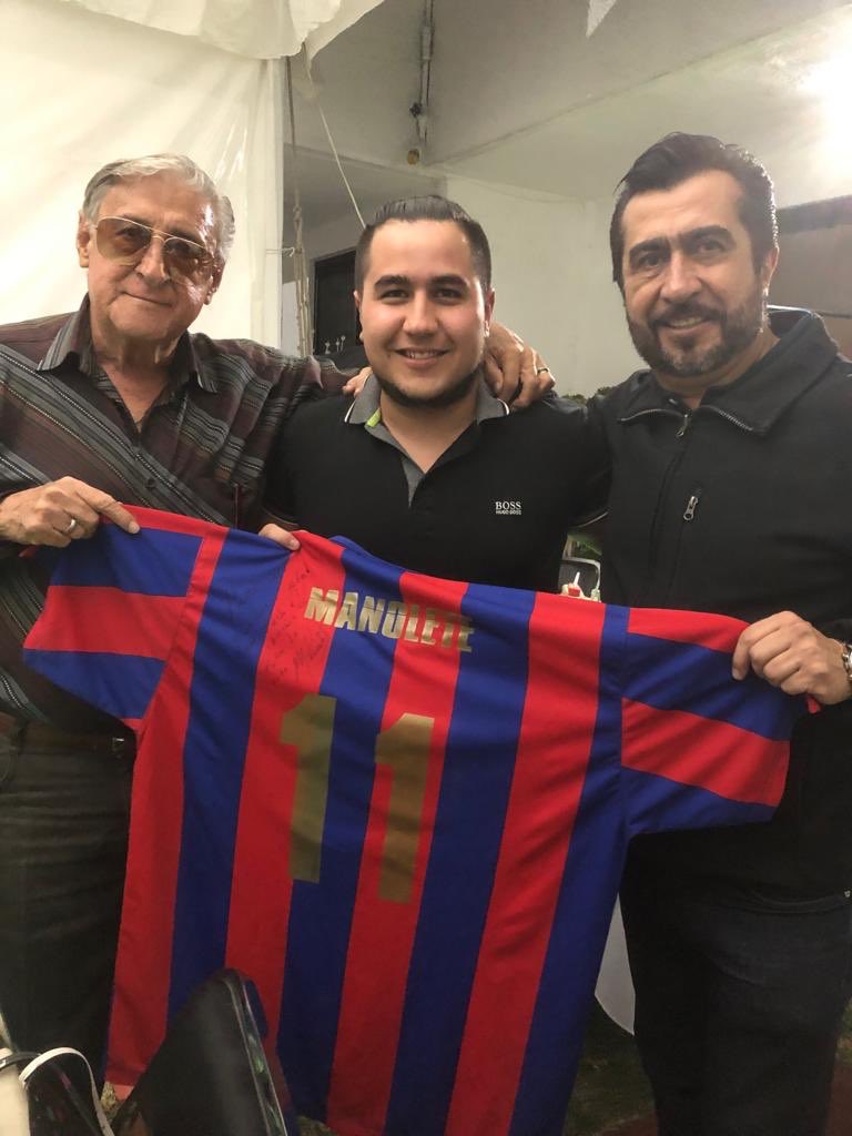 AdadHT's tweet photo. @Atlante El mejor de todos! El señorón Manolete Hernandez https://t.co/6gqsN62vQu