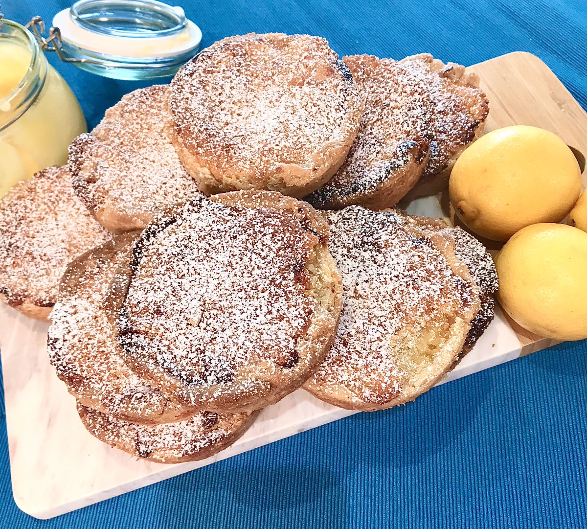 CakesandMore's tweet image. Budgets are tighter than ever, so spend yours bringing new customers to your website, making old customers return to read how versatile your food/drink product is with recipe using your fantastic product, blog &amp;amp; socialmedia shoutouts #earlybiz
leeandthesweetlife.com