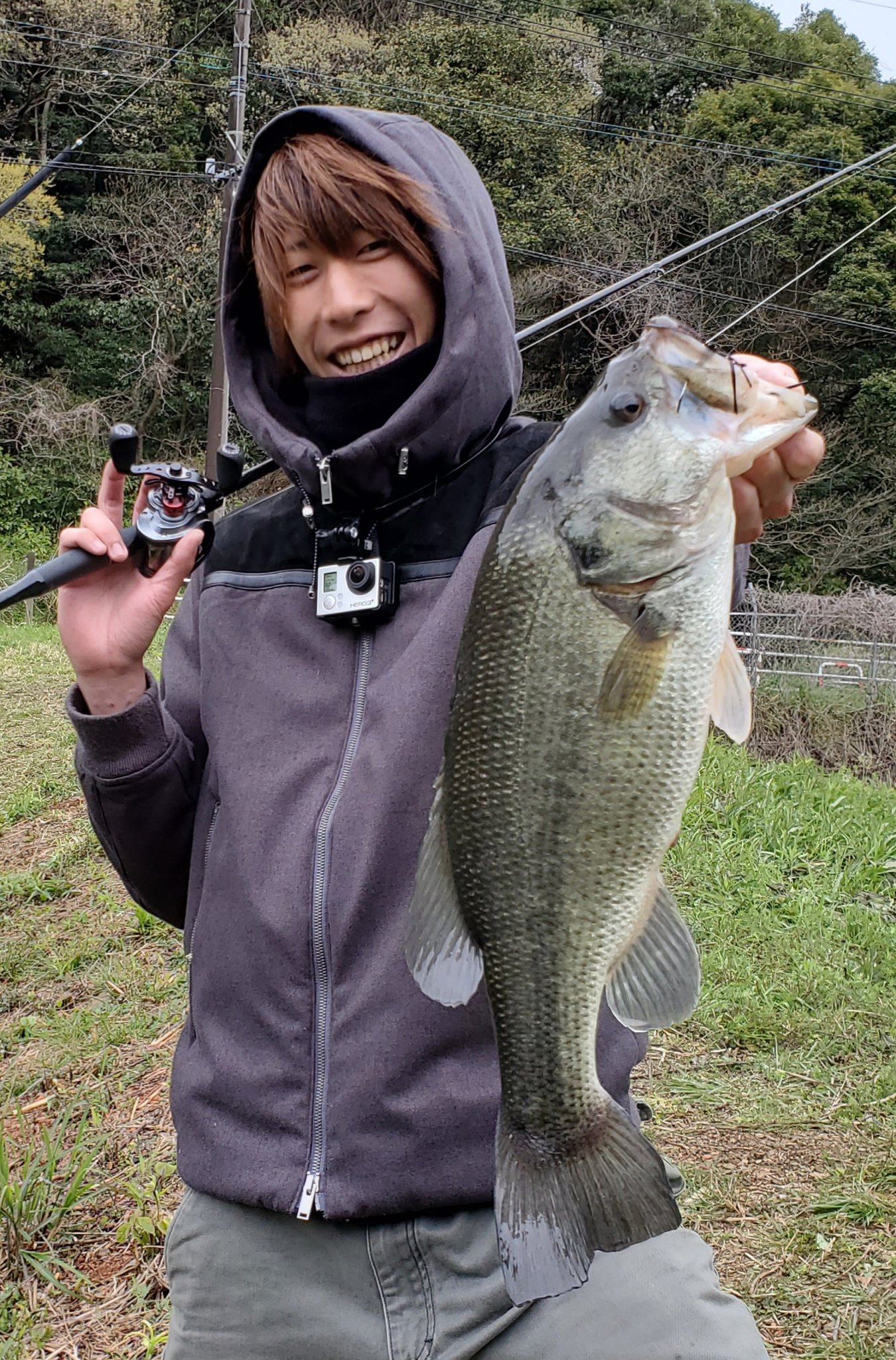 ダイスケ バス釣りyoutuber Glowfishing 沢山釣れた いいのも釣れた バス釣り 02ハンツ キッカーバグ Revo Lv7 ポイズンアドレナ166mh Glowfishing T Co T5vtnvbh2r Twitter