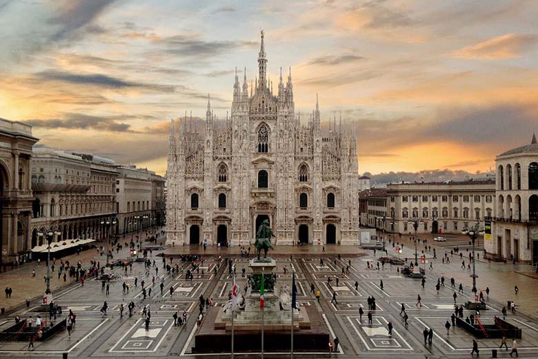 eevriviades's tweet photo. Uplifting &amp; sublime! On Catholic Easter Sunday (12/4/2020) by invitation of the City &amp; of the Duomo Cathedral of #Milan, Italian global music icon Andrea #Bocelli gave a solo performance representing a message of love, healing &amp; hope to #Italy &amp; the world https://t.co/lrOlHDmB4R https://t.co/gdhJQP7hkP