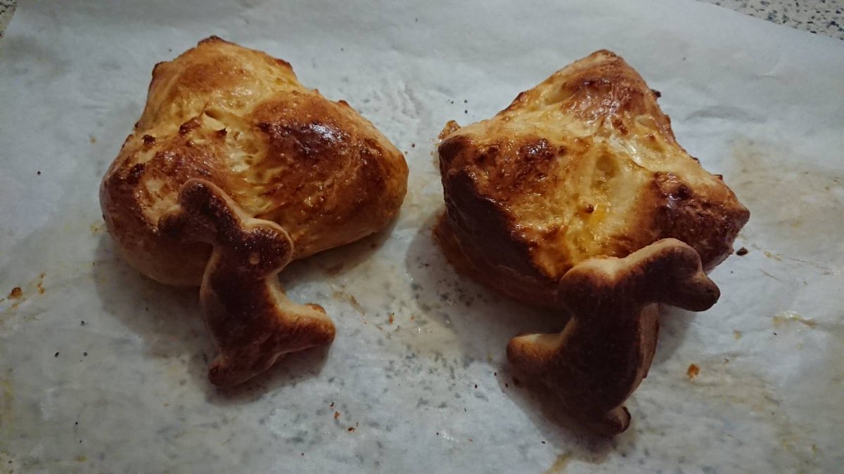 Hyoro ウィーン 自分でイースター準備することになり 夫に イースター当日に必須の食べ物は何 と聞くと Osterpinze Osterlamm Osterschinken と言われたので 来年用にメモ 写真の1 3枚目 家庭や地方によっても違うかも Lammは子羊の肉