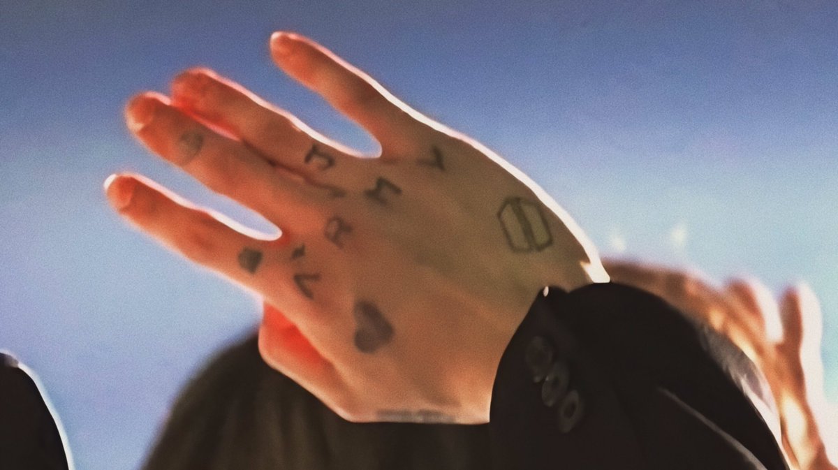 jungkookedit's tweet photo. jungkook's tattoo. https://t.co/x6kWV17JrP