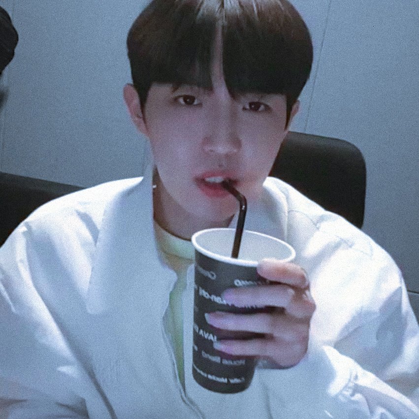 sugar_1L's tweet photo. #kimjaehwan #김재환 https://t.co/Q3NL48A8xP