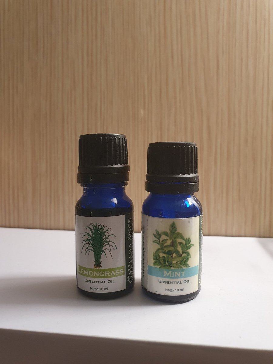 I will post some other tips buat kamar semakin nyaman:[TIPS]: Mix essence oil Lemongrass (sereh) + Mint untuk aroma seperti di hotel 