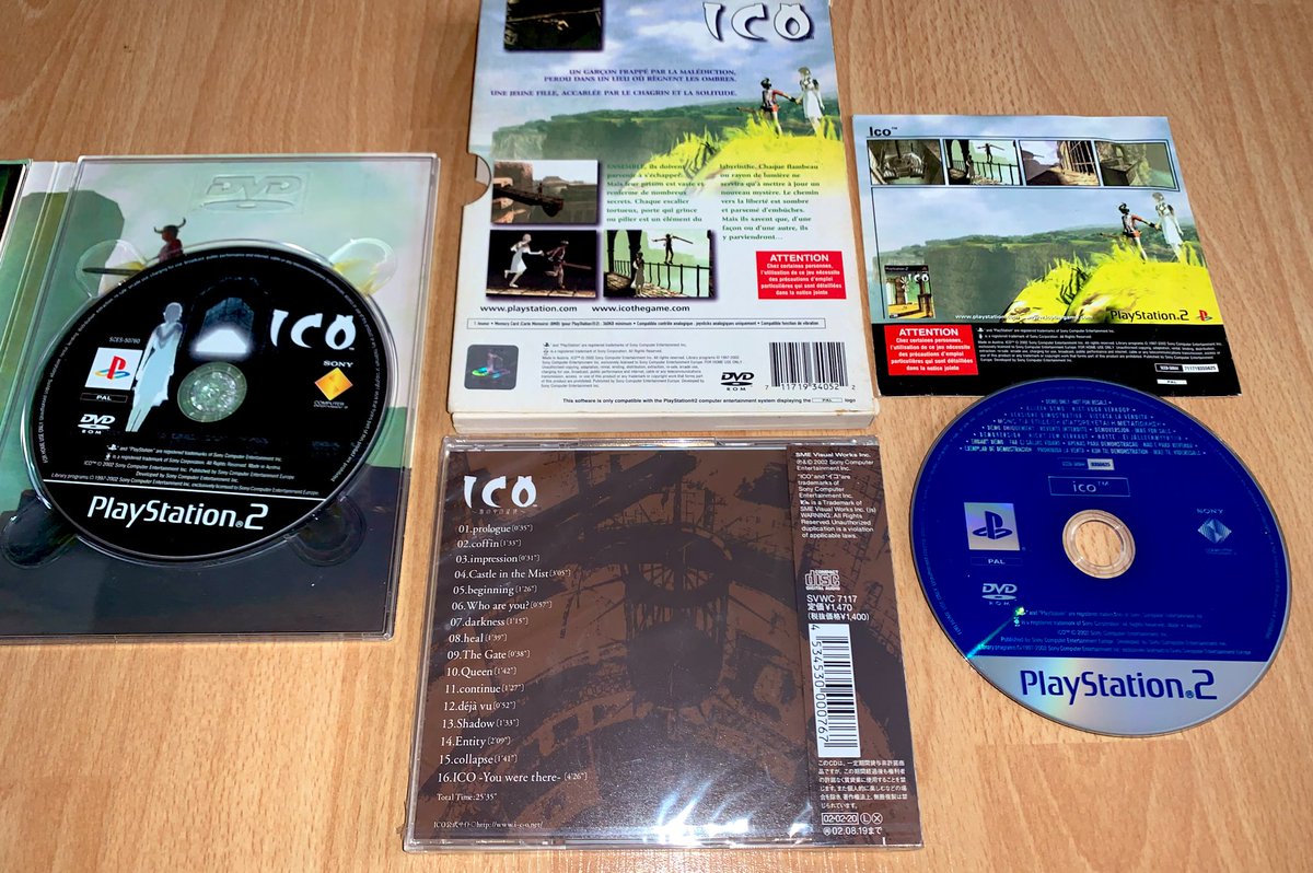 ICO (PS2, 2002) Première édition cartonnée format "digipak" du magnifique et légendaire premier jeu réalisé par Fumito Ueda. J’ai aussi la démo française d’époque et la bande originale japonaise de ce qui reste un de mes jeux PS2 favoris. J’adorerais un Remake par Bluepoint !