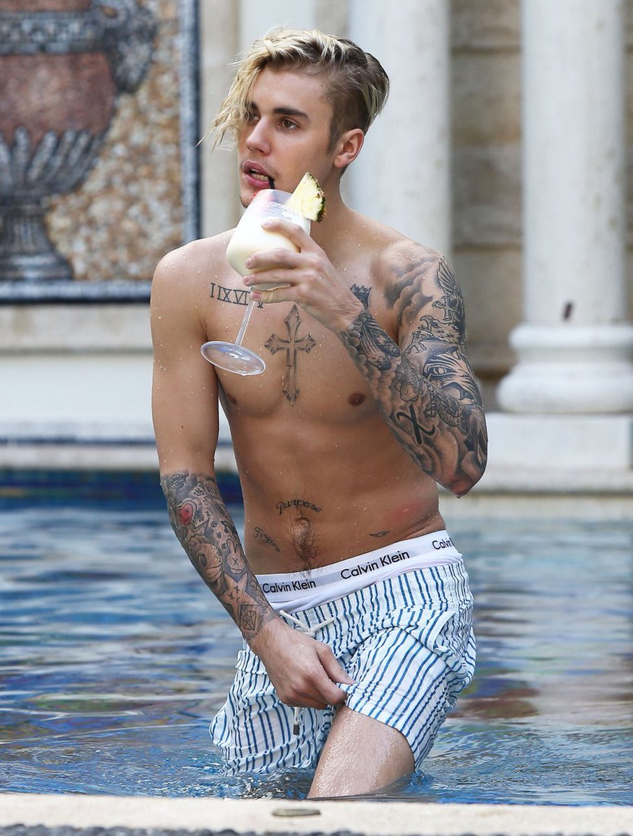 ArchivesJB's tweet image. Versace Mansion x Justin Bieber