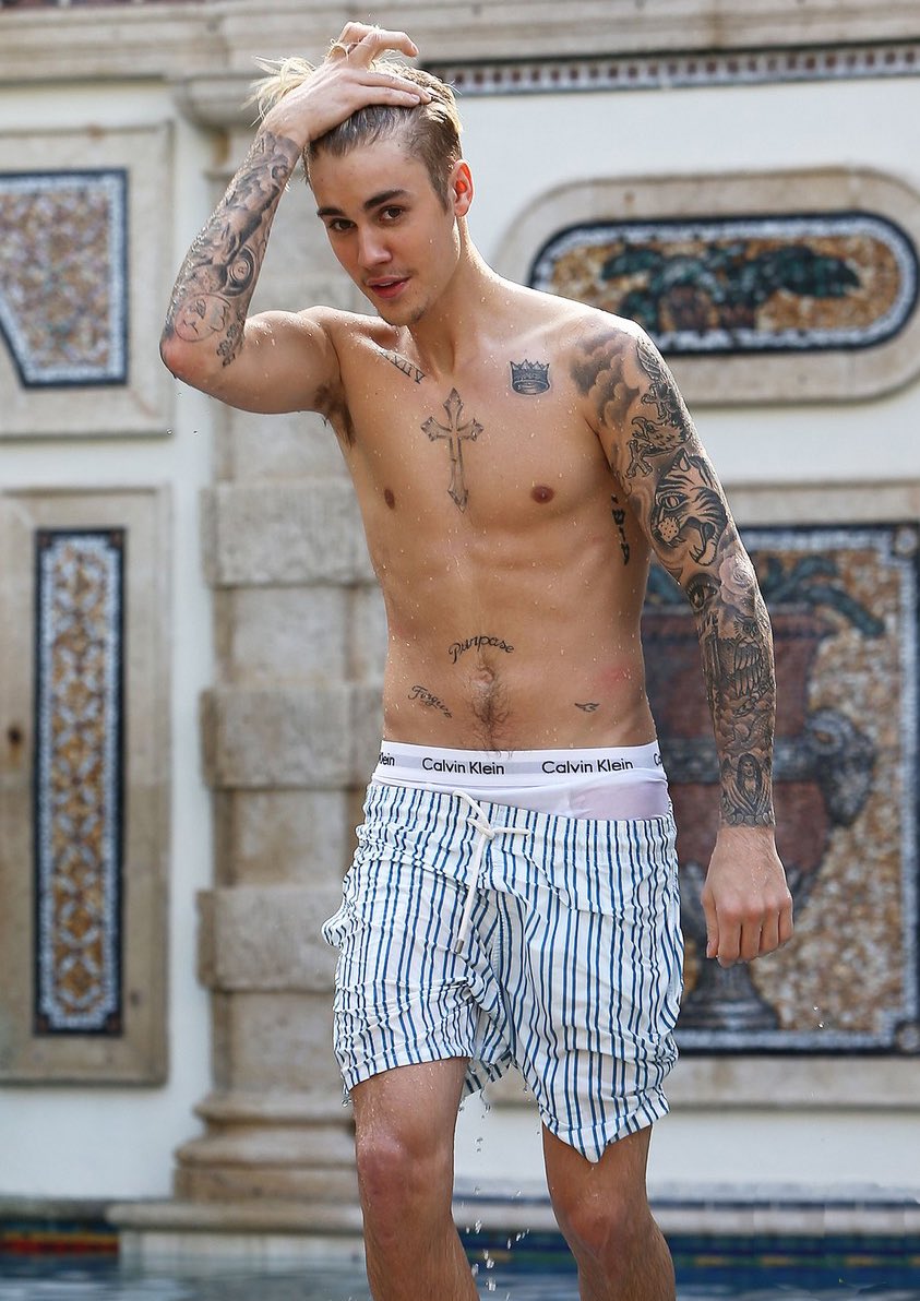 ArchivesJB's tweet image. Versace Mansion x Justin Bieber