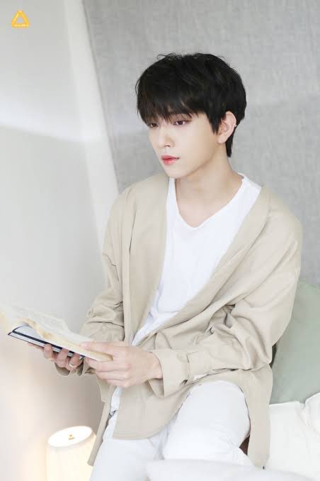 Joshua as Jiang YanliJoshua has that home-y vibe like yanli. Very soft kung titingnan but not to be taken for granted!!! Also mahilig silang magbalat para sa loved ones nila