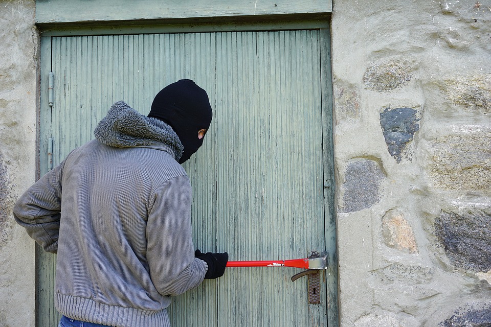 Opnieuw inbraak bij IJsclub Eensgezindheid in Nederhemert -..