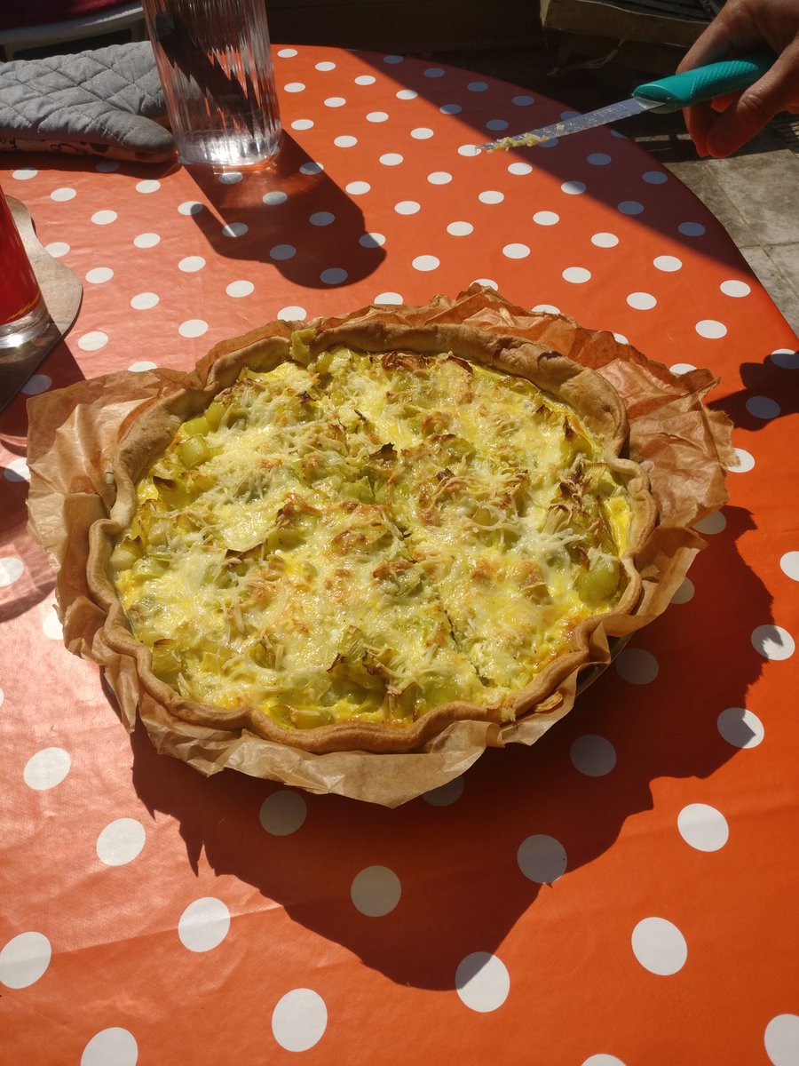 HugoQuintens's tweet photo. Let's make quiche great again!!
Here Salmon and leek fondue quiche!
Share your confinement meals!
#Cooking 
#CONFINEMENTJOUR27 https://t.co/AkUU2jCvTT