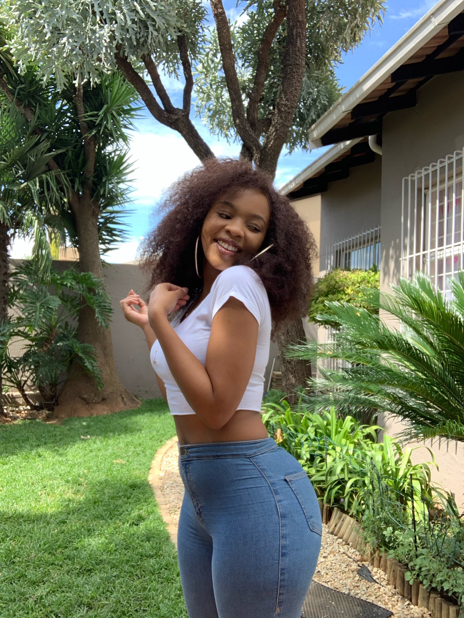 Mapaseka Koetle on Twitter: "Happy Monday 🤷🏾♀️ https://t.co/iBrvyCfjIA" / Twitter