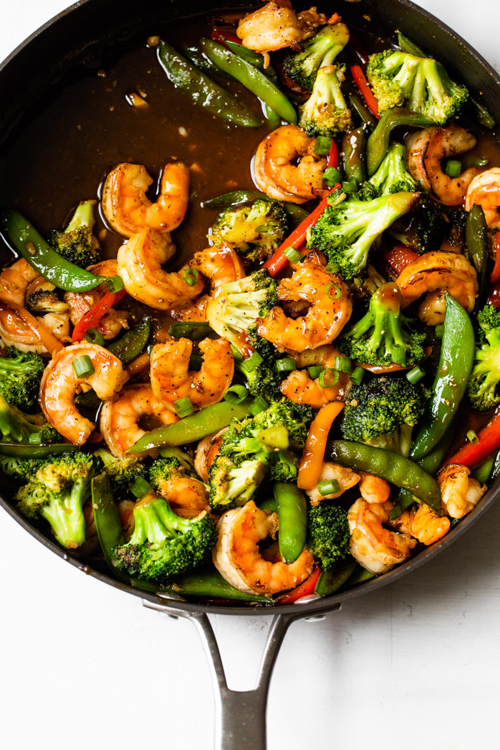 NEW: Honey Garlic Shrimp Stir Fry made in partnership with <a href="/Bernzomatic/">Bernzomatic</a> #TorchBearers #BernzomaticPartner thealmondeater.com/honey-garlic-s…