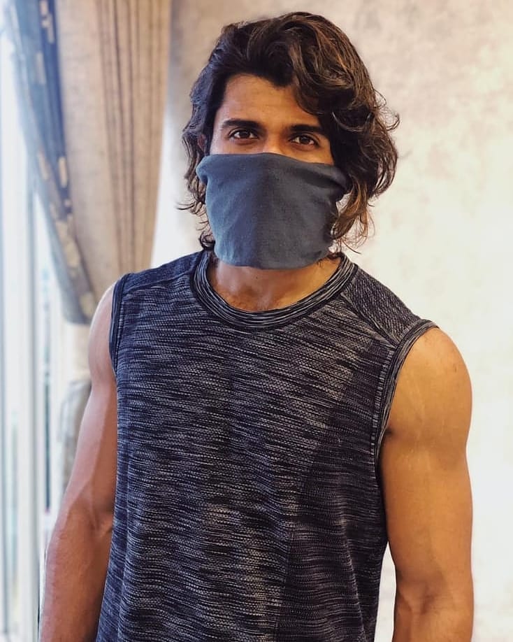 deverakondasboy's tweet photo. #VijayDevarakonda #BeSafe #StayHomeIndia #StayAtHome #vdfc #vdk #deverakondasboy https://t.co/Kd6m7FNBdn
