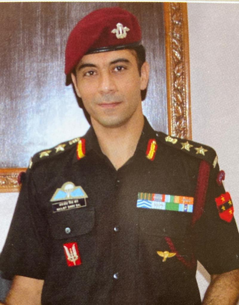 Prodef_blr's tweet photo. Col NS Bal, Shaurya Chakra Awardee,member of the elite Para SF who lost his battle to a very rare high grade osteosarcoma (aggressive cancer) on Apr 9th 2020 was bid farewell today in Bluru.
He was an epitome of bravery &amp; courage &amp; a true SF warrior.
@adgpi 
@SpokespersonMoD 
1/3 https://t.co/RL9fF3PbeN