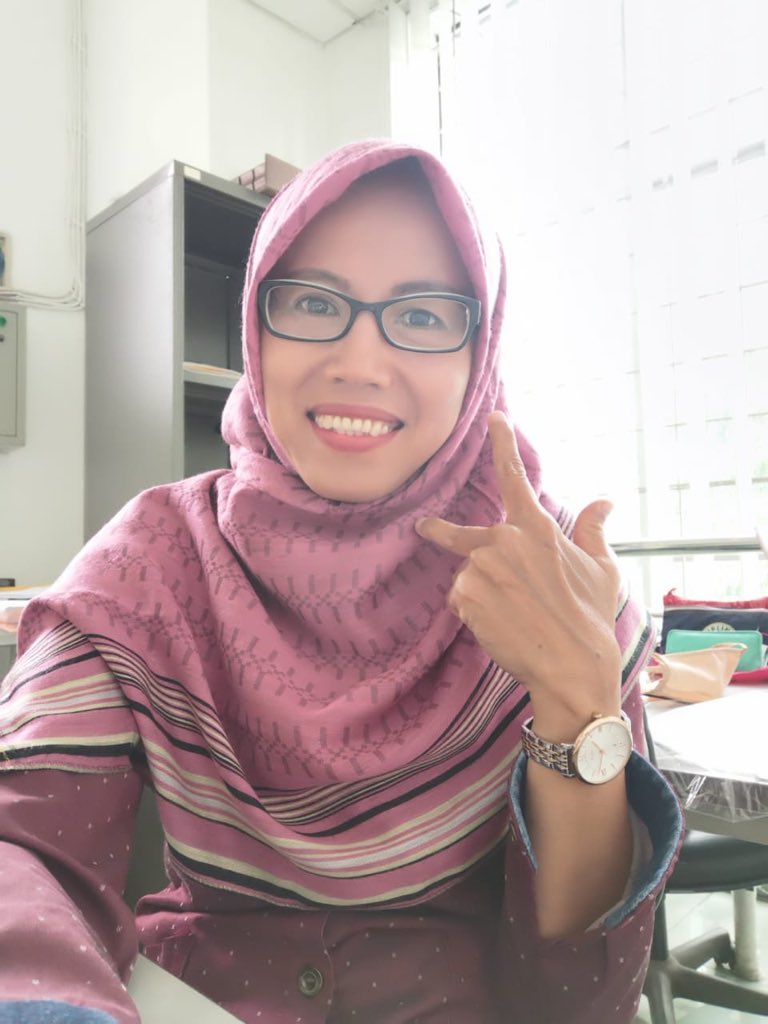 talina_davin's tweet photo. @Ayang_Utriza 1. Aristalina 2. Pangkalinang 6031975 3. Sukumelayu-jawa 4. Asal Bangka 4. Tinggal di bandung 6. Pendidikan D4analis kesehatan 7. Pekerjaan Analis kesehatan 8. Tb 152 Bb 45 https://t.co/O5VWamDDd8