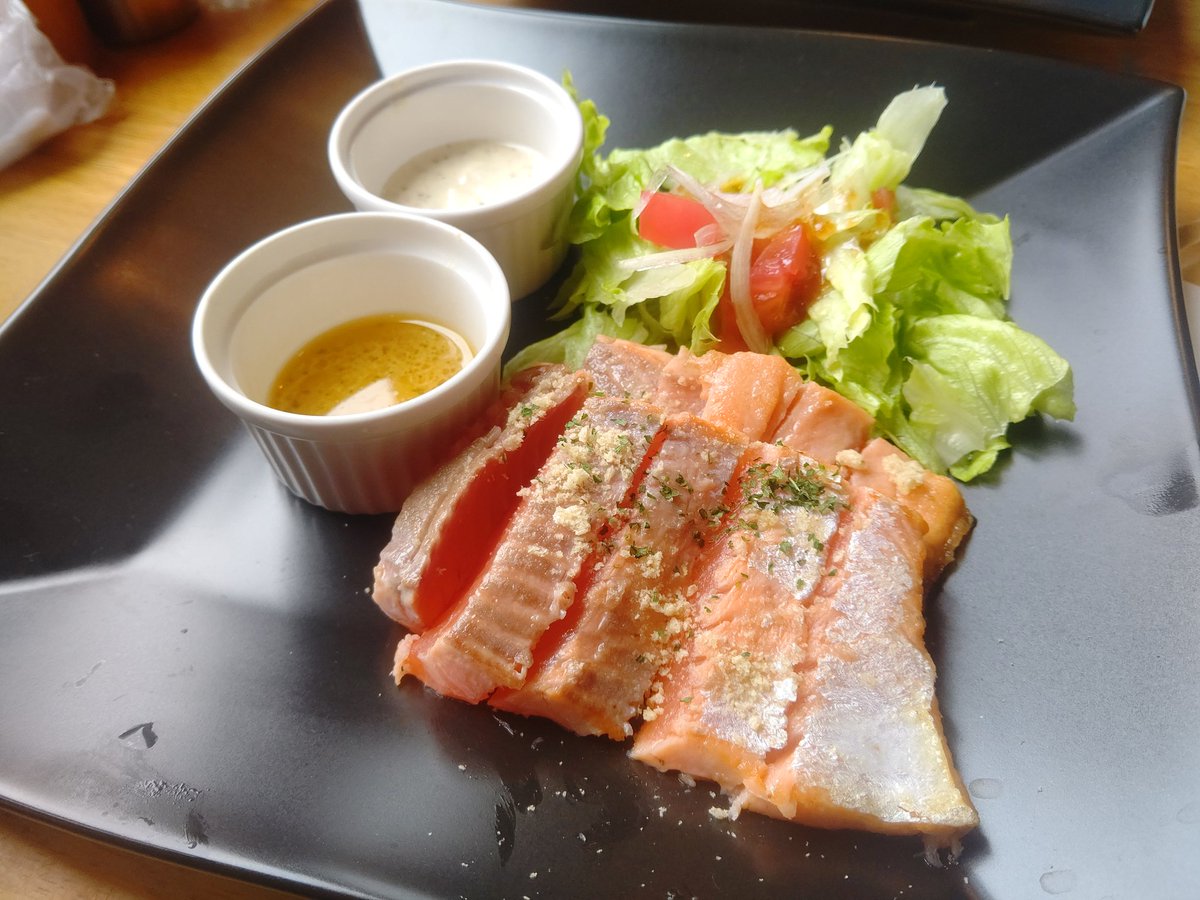 マッサー 本日は友人とエリアトラウト ブラオショ ブラウントラウト オショロコマ 51 を初キャッチ ニジマスも74本キャッチと１日雨でしたが 楽しめましたー 併設されたカフェの限定メニューがサーモンのレアステーキになっておりましたし しかし