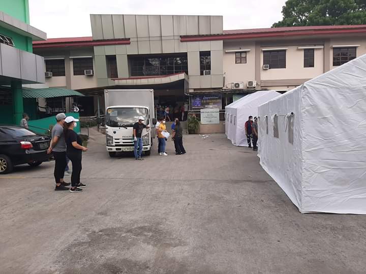 RoseBud_Per8's tweet photo. REAL LIFE "DARNA"
Donated tents at Djnrmhs Tala Hospital
Thank you Ms. @143redangel  and Mr.Neil Arce...You are truly an Angel...😊 https://t.co/QwfyBf0V8D