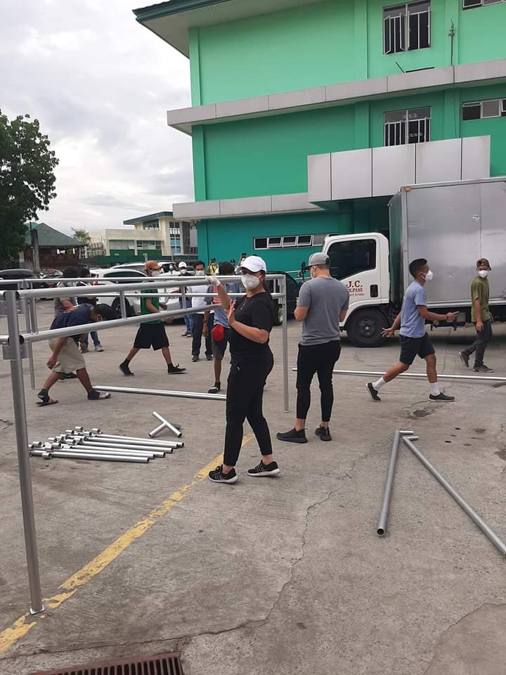 RoseBud_Per8's tweet photo. REAL LIFE "DARNA"
Donated tents at Djnrmhs Tala Hospital
Thank you Ms. @143redangel  and Mr.Neil Arce...You are truly an Angel...😊 https://t.co/QwfyBf0V8D