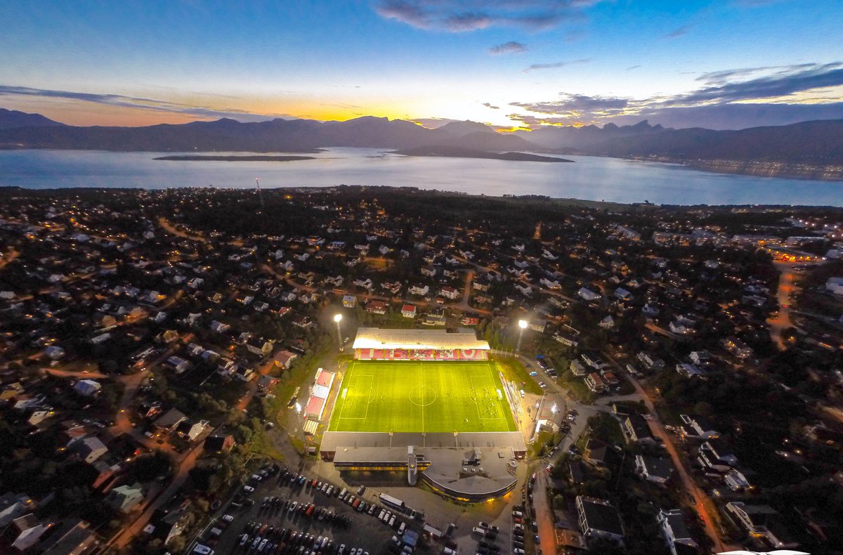 Alfheim Stadion Noruega.Club: Tromsø ILCapacidad: 6.600Inaugurado: 1987