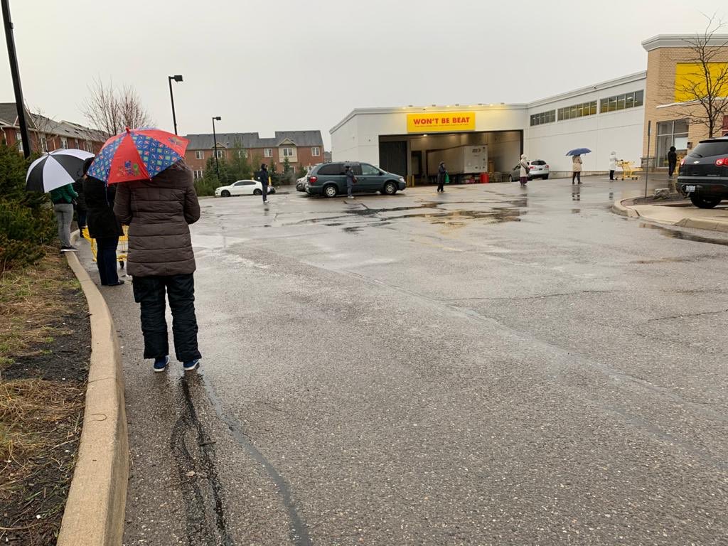 sri9393's tweet photo. Quite happy to see people lining up maintaining social distancing at No-Frills. #Canada #SocialDistancingNow https://t.co/KuD898Szjn