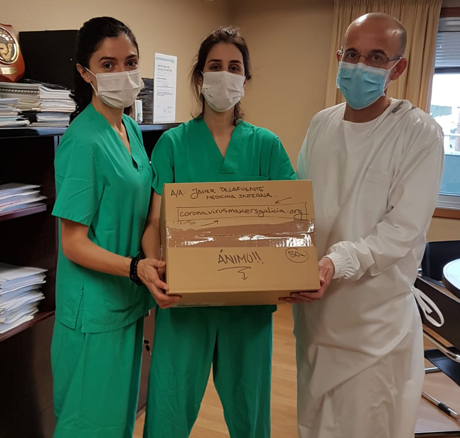 HospitalPovisa's tweet photo. Nuestro hospital ha recibido una nueva muestra de solidaridad, esta vez a través de @GaliciaMakers, una increíble iniciativa a escala global que ha donado pantallas de protección creadas por jóvenes en sus casas con impresoras 3D 👏🏻
#EsteVirusLoParamosUnidos
#HagamosQueEstoPare https://t.co/wFk0AiFE4H