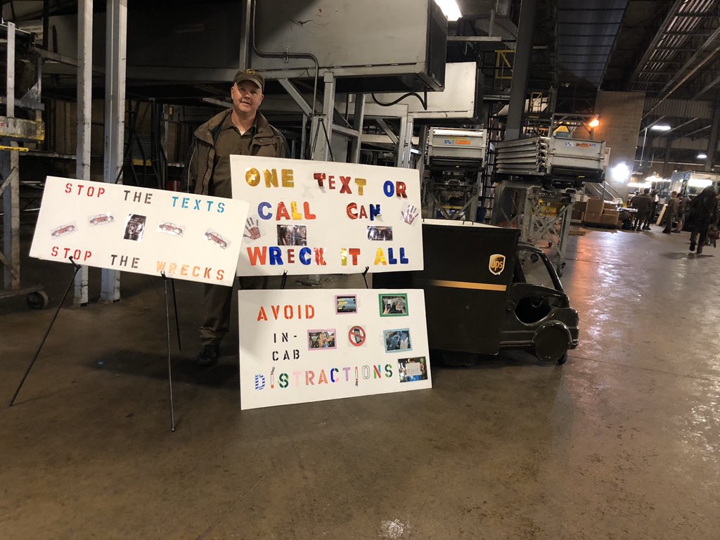 Chris is keeping his distance while greeting the Service Providers this morning with the focus on Avoiding in Cab Distractions. @RichmondSafety @MidAtlUPSers @Jimgamble247 #ThanksForDelivering #livesafely