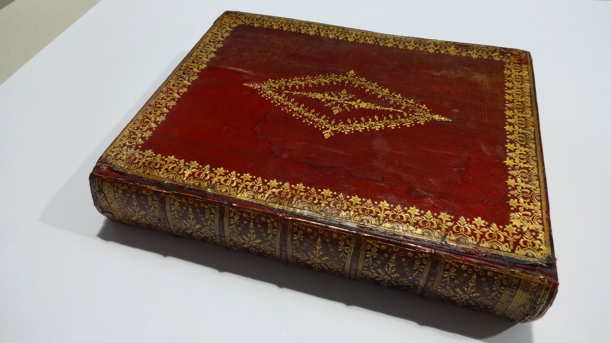 bindingrepairs's tweet image. Board re-attachment and refurbishment