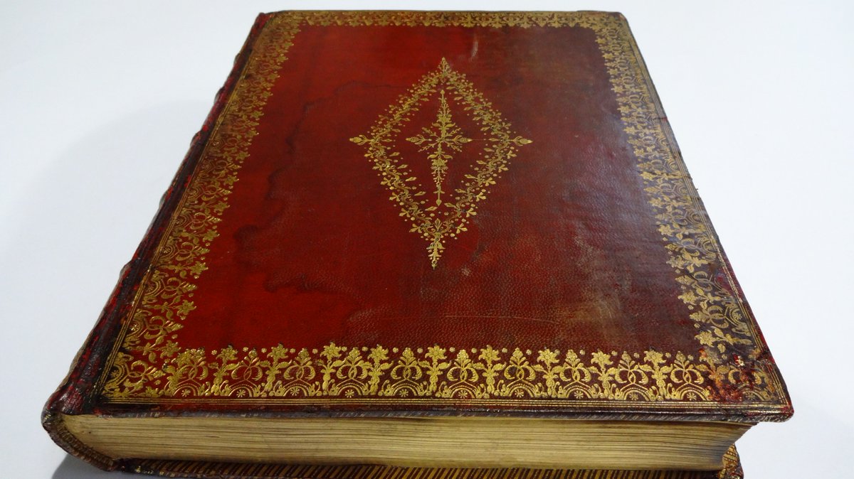 bindingrepairs's tweet image. Board re-attachment and refurbishment