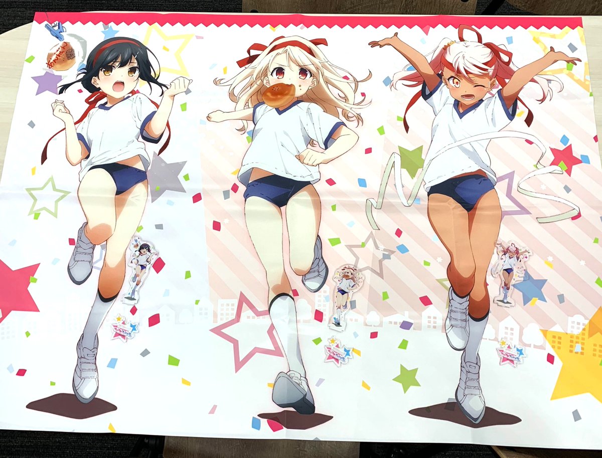 公式 Fate Kaleid Liner プリズマ イリヤ 新作劇場版21年公開決定 در توییتر 受注締切まで あと4日 3人娘がパン食い競争 C98 限定描き下ろしイラスト使用 C98 にて販売予定だったグッズです B1タペストリー アクリルスタンドの豪華なセットです