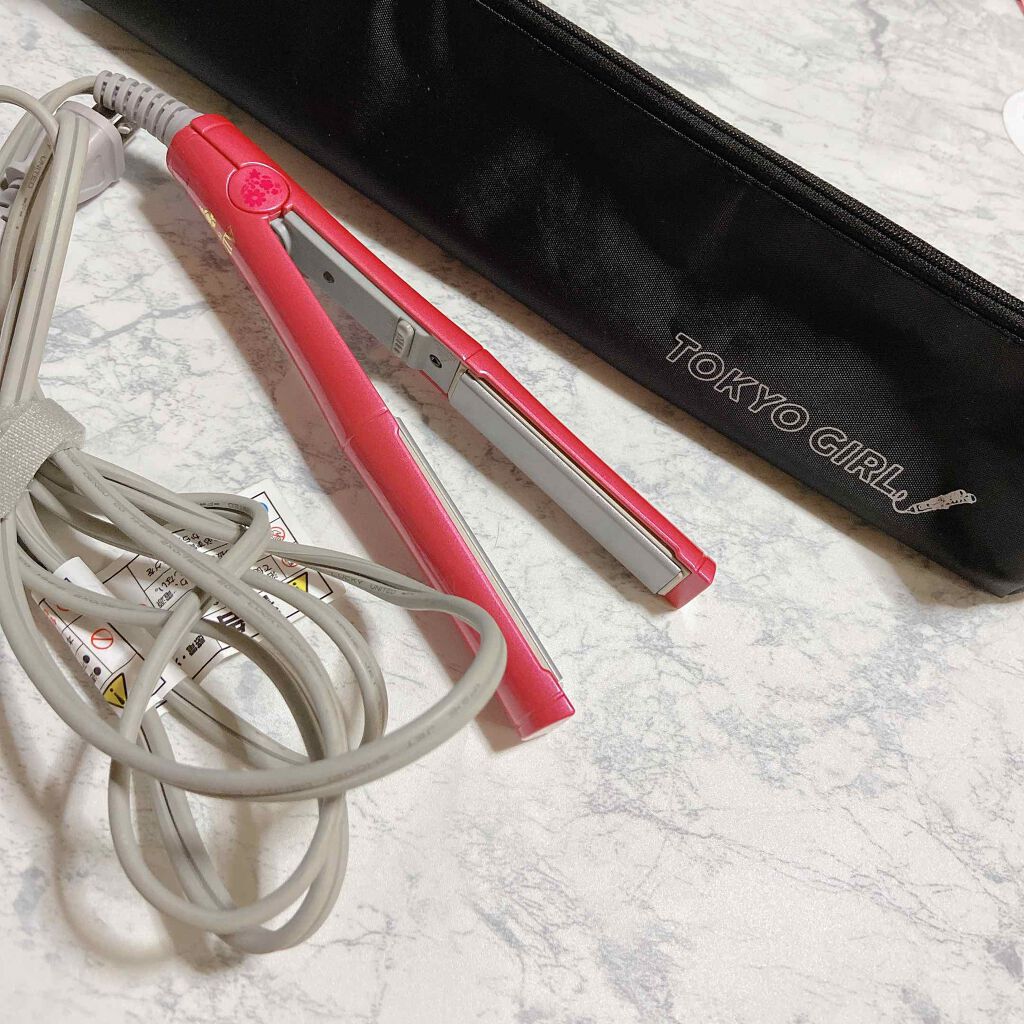 Lips リップス Daiso Tokyo Girls Collection ヘアアイロンケース ブラック 片付けが死ぬほど苦手な私は適当にフックに引っ掛けていたのですが 子どもが触ってしまうのが怖くて収納を模索していたところでした 流石daiso なんでもあるのね 駒