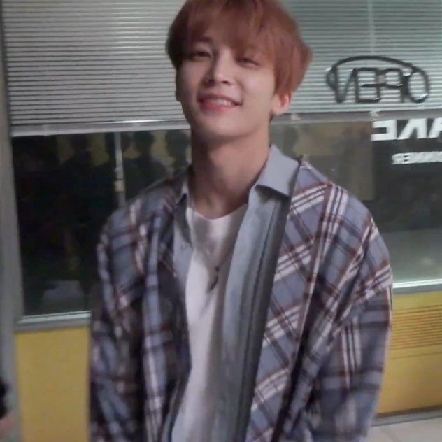 these are not my pictures or edits ! i made this thread purely for the sake of bf jeonghan