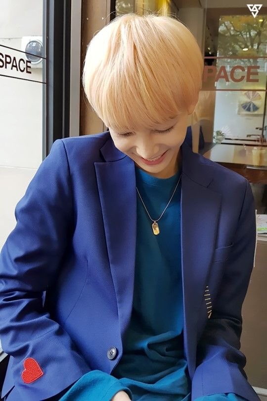 these are not my pictures or edits ! i made this thread purely for the sake of bf jeonghan