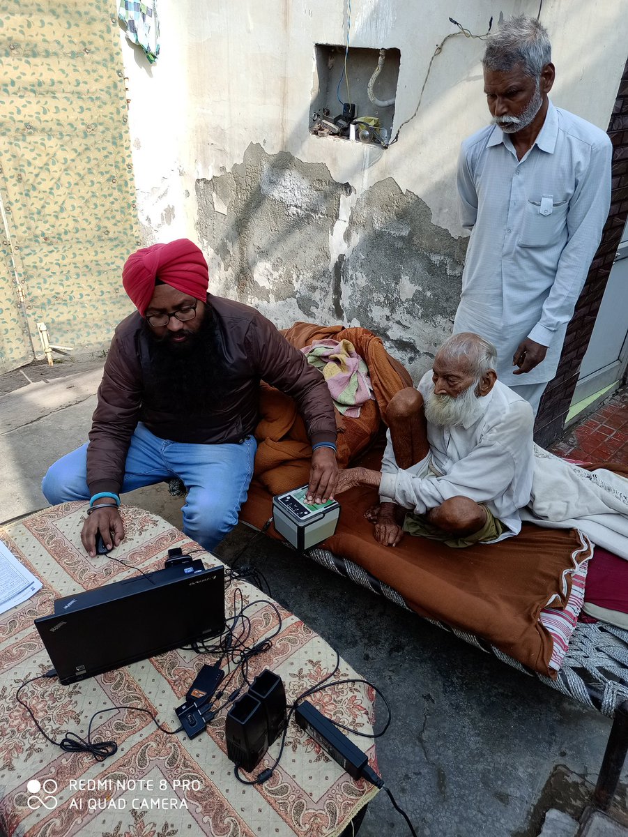 navjit_waraich's tweet image. #OnlyCSCcanDOthis 
Date 10-02-2020
ये बजुर्ग (Age 80)चलने में असमर्थ थे आधार न होने के कारण बुढ़ापा पेंशन से वंचित थे 50 KM दूर जा कर इनका आधार बनाने की सेवा का मौका मिला #CSCmeriPehchaan
@CSCegov_ @UIDAI @dintya15 @OfficeOfRSP @ashi_apple @GoI_MeitY @NICMeity @Prabhjotsidhu85