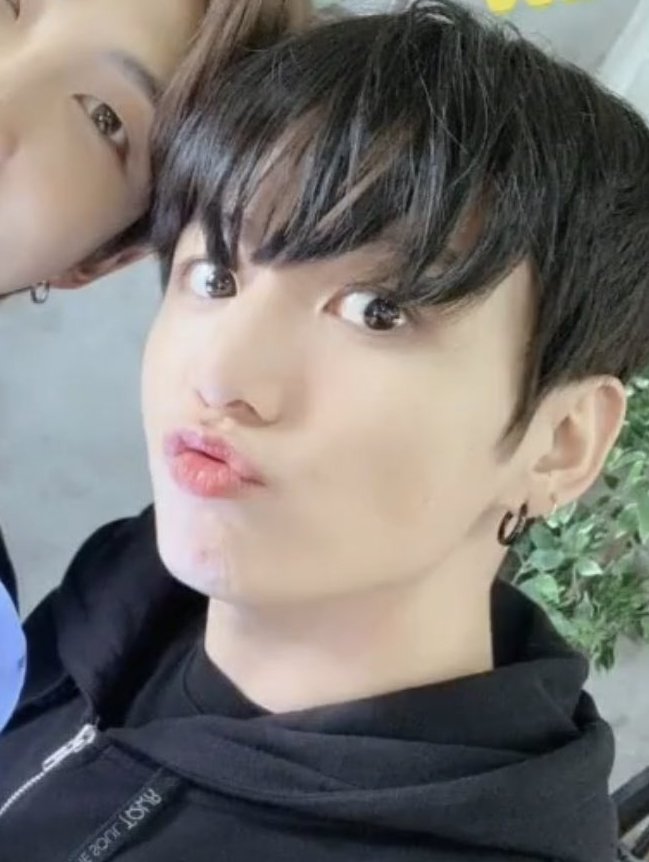 jungkook& #39;s duck face selcas: a thread because i am not your strongest jungkooker