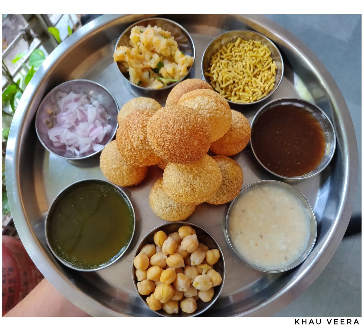khauveera's tweet photo. Tag a golgappe lover😋❣️
Quarantine special: Homemade Pani Puri ❤️❤️ 
#panipurilovers #panipurilover #panipuri #panipuriquotes #panipurichat #panipuri_lover #spice #savpanipuri #sweet #recipes #foodphotography #foods #foodie #foodiss #food #golgappa #golgappe #cheese #yummy #yum https://t.co/wGsXEHcIJb