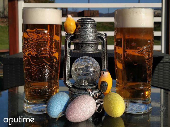 ApuTime_com's tweet photo. Happy Easter! 🐣🐇
Do your holidays look the same way? 🏠🍻 https://t.co/QAutpoyhEW